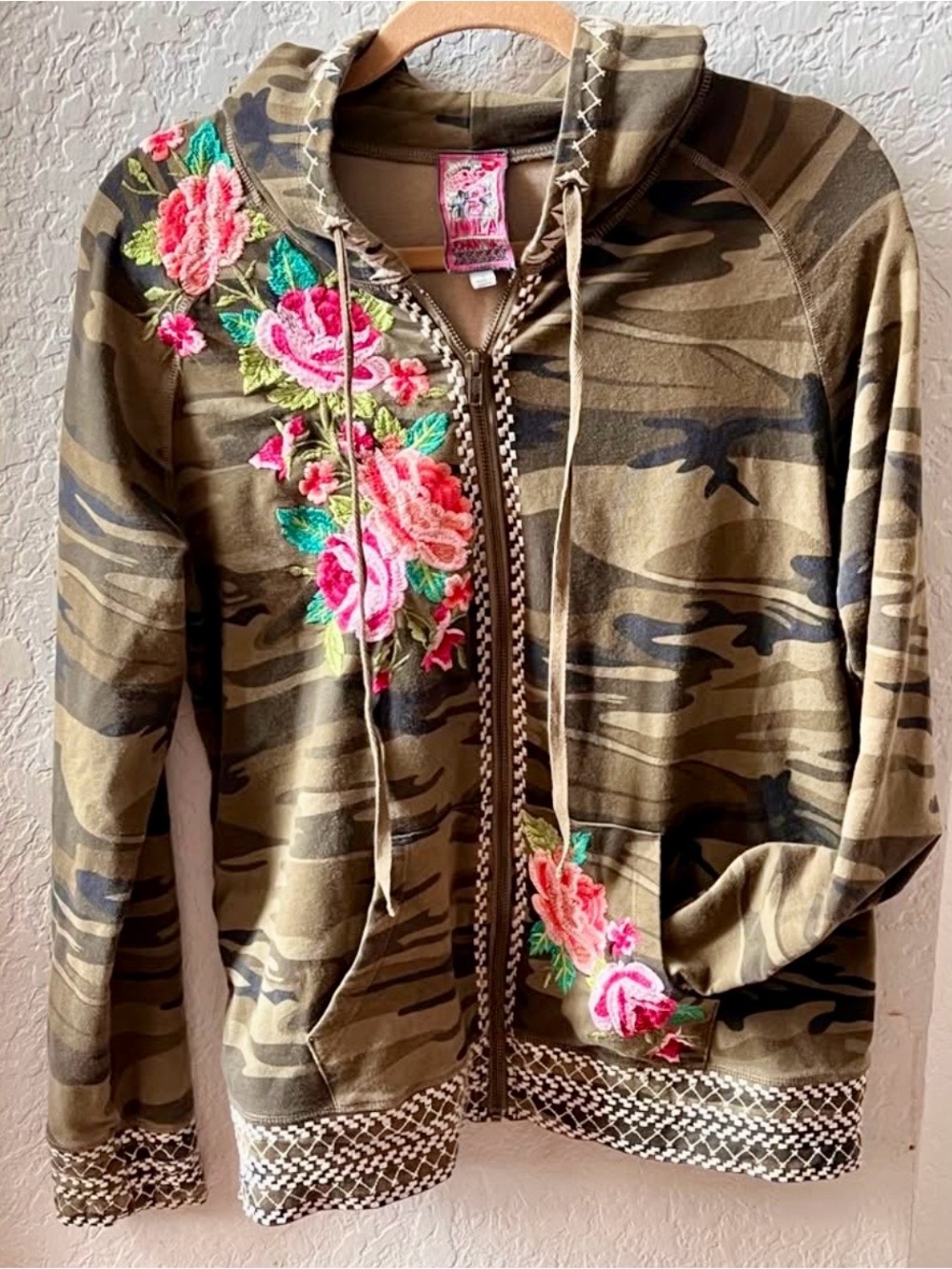 Johnny Was Dorana Raglan Camo Floral Embroidered Full Zip Hoodie Women’s Large